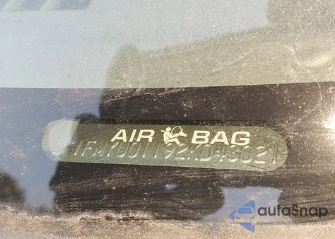 2002 Ford Escape Xls z USA, uszkodzony, nr VIN 1FMYU01192KD43021